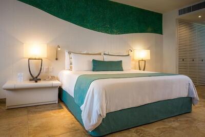 Now Emerald Cancun Resort 5*