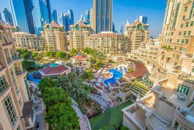 Swissôtel Al Murooj Dubai 5*