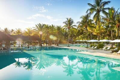 The Ravenala Attitude Resort 4*