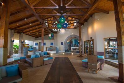 Coco de Mer Hotel & Black Parrot Suites 4*