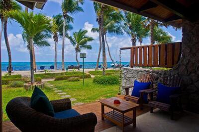 Coco de Mer Hotel & Black Parrot Suites 4*